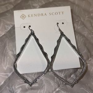Kendra Scott NWT Sophie in Silver